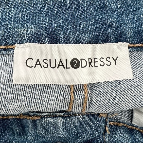 Casual 2 Dressy Distressed Grommet Release Hem Wide Leg Jeans Size 26 Women’s - Picture 2 of 4